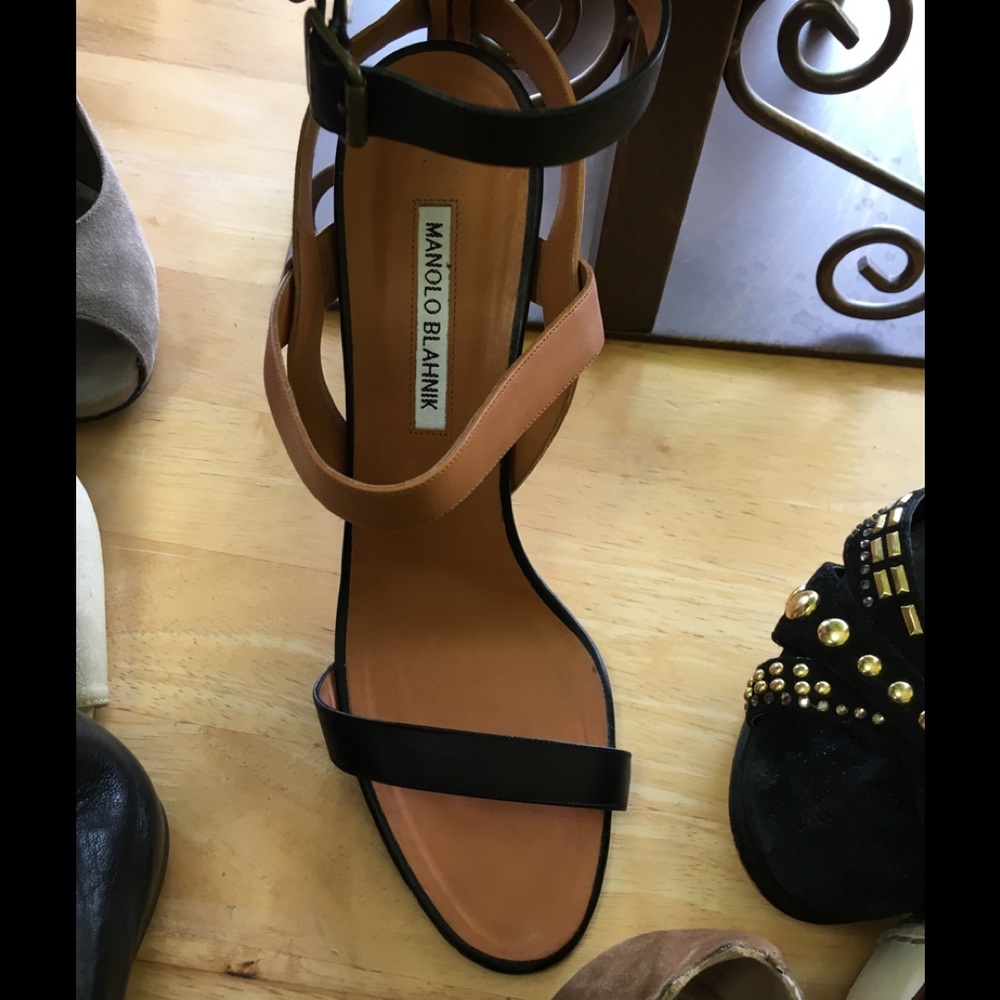 Sold!!! Manolo Blahnik Size 41 or 9.5